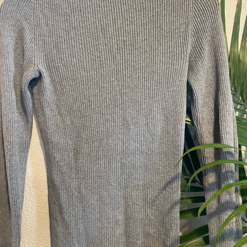 ❌SOLD!❌ Y2K 90s VTG Ribbed Button Down Grey Crop Top size Small - Picture 8 of 8